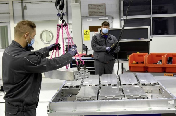 A propósito de la gigafactoría