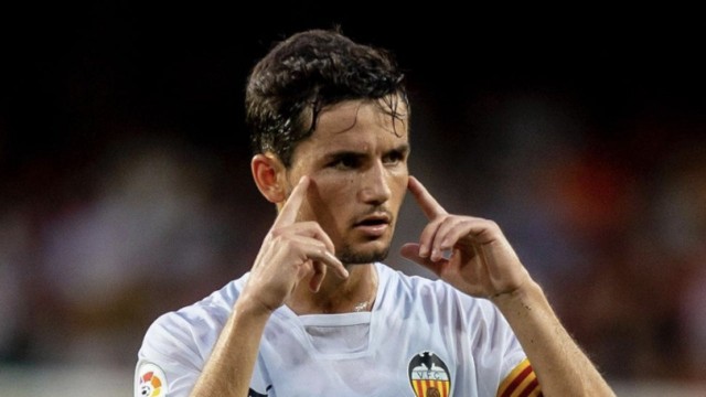 El Valencia llega al parón con Guillamón y Castillejo al borde de suspensión
