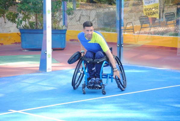 Los valencianos Topher Triviño y Luis Peinado se postulan como favoritos en el primer torneo de la historia del padel en silla