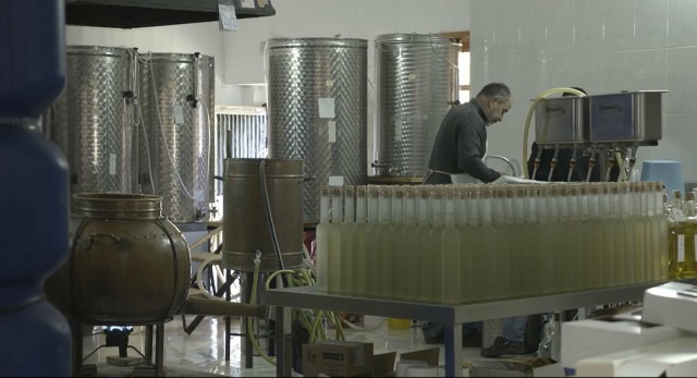 Herbers salvaguarda la tradició d'elaborar aiguardent artesanal i l'orienta al mercat gourmet