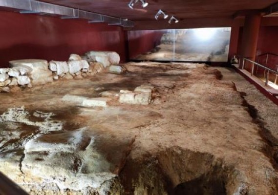 Patrimonio adecuará la calzada porticada bajo la Plaza de la Serreta, una de las calles principales de la antigua Carthago Nova