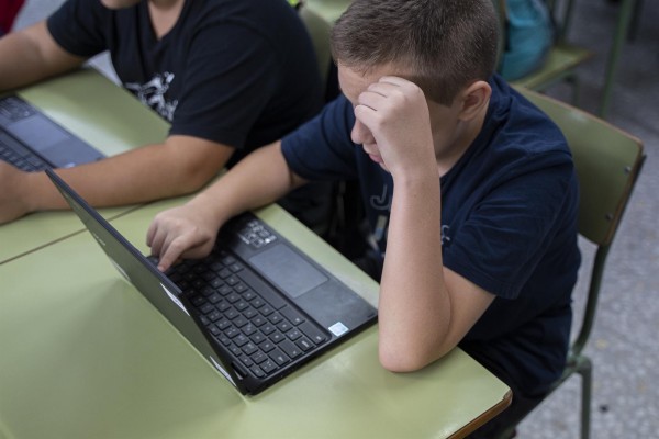 El Consell adoptará medidas preventivas contra el absentismo y el abandono escolar prematuro