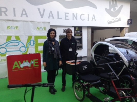 Más de medio centenar de usuarios probaron un vehículo eléctrico en la Feria del Automóvil gracias a AVVE