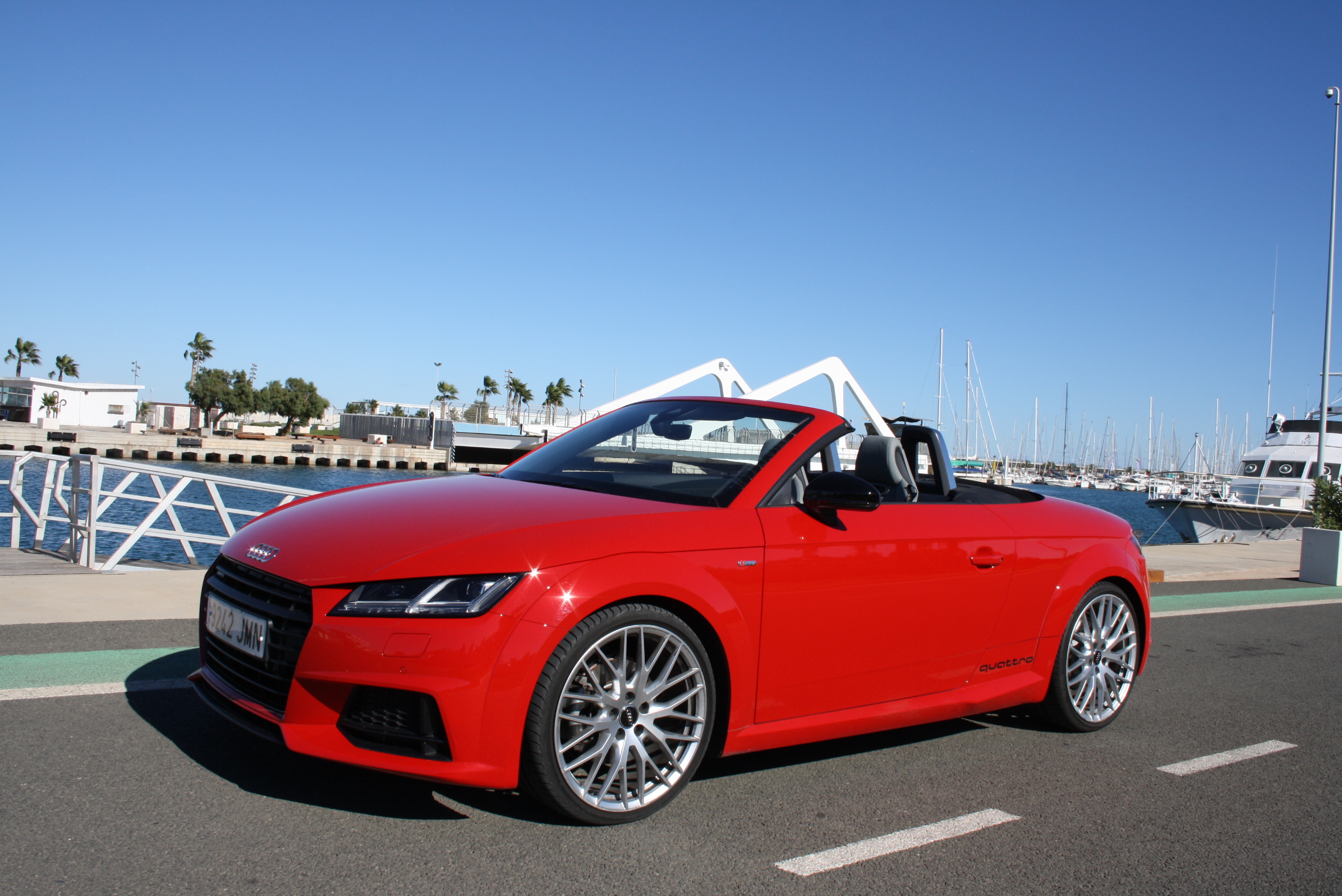 Audi TT roadster 2.0 TFSi Quattro: Un cabrio especial para disfrutar al volante