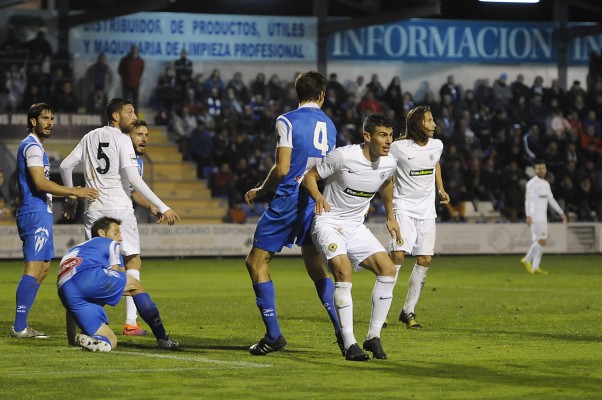 Pol Bueso no ve inalcanzable el liderato