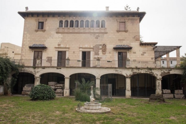 Orihuela formaliza la adjudicación de las obras para rehabilitar el Palacio de Rubalcava a Actúa