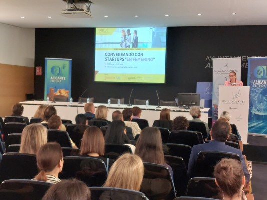 La ciudad de Alicante acoge la jornada  'Conversando con Startups En Femenino'