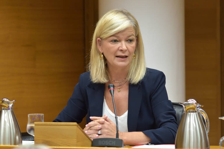 La consellera de Justicia, Gabriela Bravo, en Les Corts.Foto: CORTS/INMA CABALLER - 