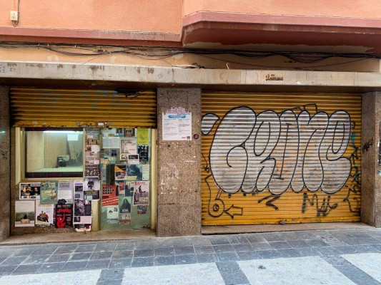 Una tienda de València rescata del olvido el 'stock' de Discos Medicinales