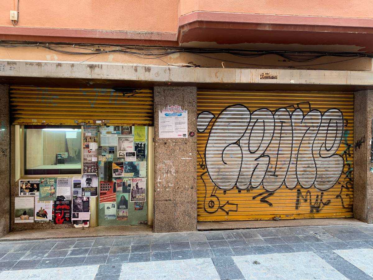 Una tienda de València rescata del olvido el 'stock' de Discos Medicinales