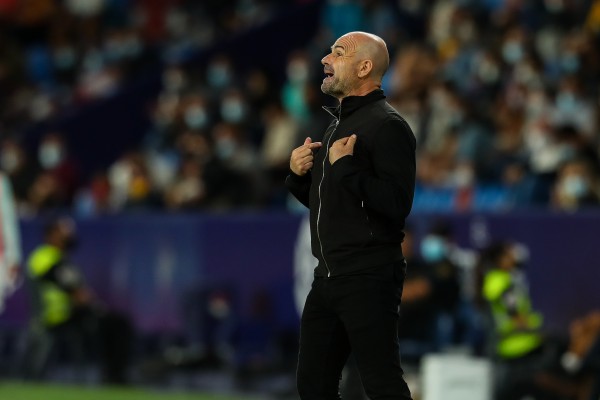 Paco López, cerca del Granada