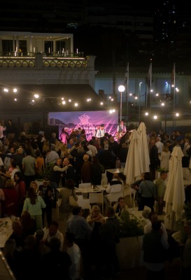 Mas de 150 personas abarrotan la terraza del RCRA en el Trofeo Presidentes