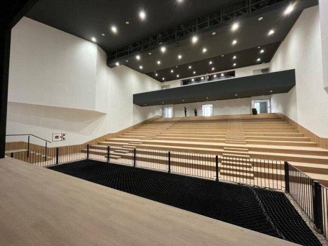Cultura sigue trabajando en la puesta a punto de la Escuela Teatro Chapí de Crevillent con más obras