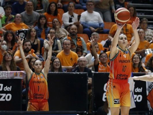 Valencia Basket busca limitar el poder ofensivo del KSC en el posible debut de Torrens