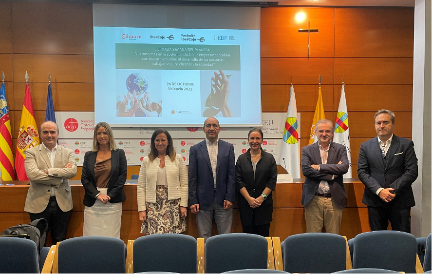 De izquierda a derecha: Juan Luis Pozo. Director del Área de Sostenibilidad Corporativa Global Omnium, Myriam Santos-Morans, Directora Territorial de Ibercaja en Arco Mediterráneo, Isabel Giménez, Directora General FEBF, Jesús Paniagua. Director de O - 
