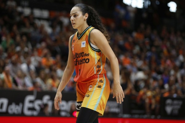 El Valencia confirma la renovación de Christinaki hasta final de 2022