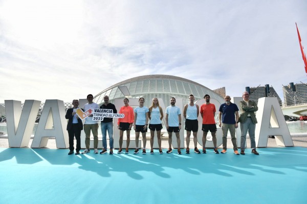 El agua de las Artes y las Ciencias protagoniza la camiseta del Maratón Valencia