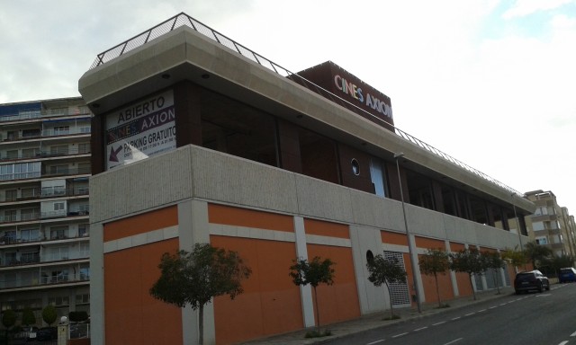 El Grupo Coves reactiva el alquiler de su centro comercial en San Juan playa tras atar a cines Axion