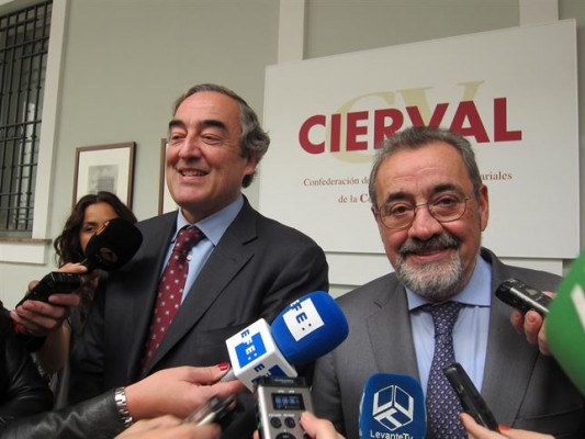 Sindicatos y patronal quieren cobrar por negociar los convenios