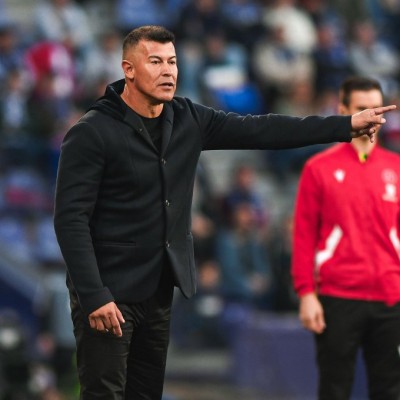 El argentino Almirón deja de ser entrenador del Elche
