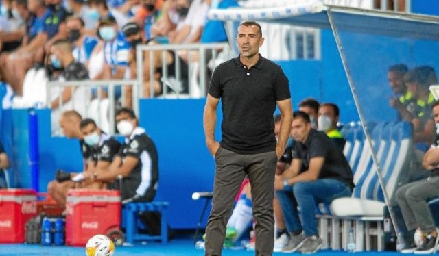 Cae otro entrenador... y otro director deportivo en Segunda