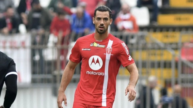 Pablo Marí acude al estadio del Monza y recibe la ovación de su afición
