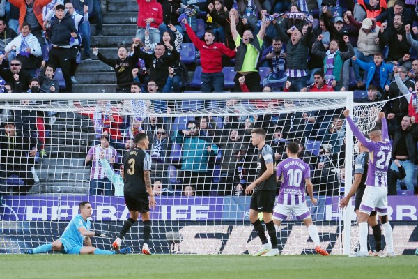El Elche sigue en la lona