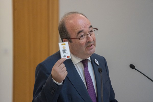 Jóvenes que no cogen el bono de 400 euros

