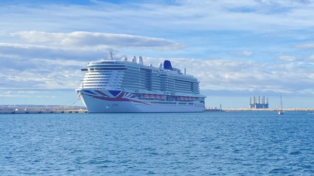 Alicante recibe cuatro cruceros en una semana con capacidad para 13.000 pasajeros