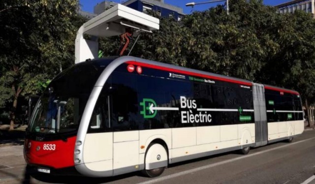 Elche tendrá que esperar al Pmome para el bus de alta capacidad, y expectante de 'pescar' el TRAM en pedanías