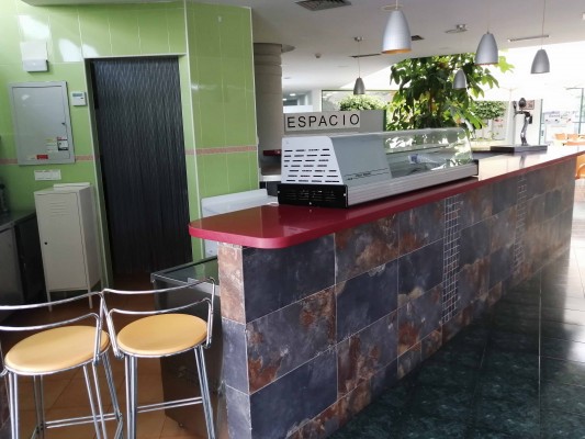 El PSOE de Benidorm reclama la reapertura de los bares de los centros sociales