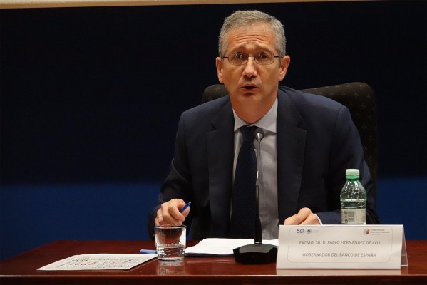 De Cos avisa de que la política fiscal generalizada puede ser 