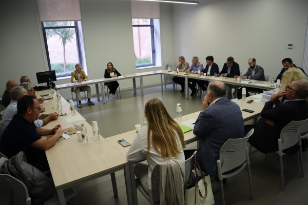 Isaura Navarro promete escuchar al sector agrario y 