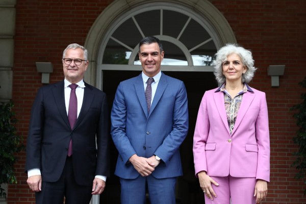 España acuerda con Maersk un 'megaproyecto' de hidrógeno verde y biocombustibles de 10.000 millones