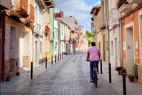 Compromís urge mejorar el carril bici en Sant Joan: solo el 8 % de la población usa la bicicleta a diario