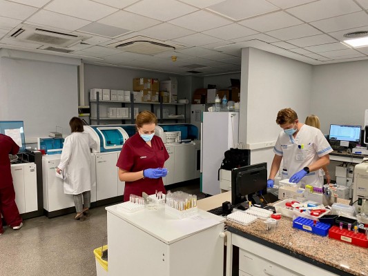 Vithas Valencia 9 de Octubre inaugura un centro médico dedicado a extracciones y análisis clínicos