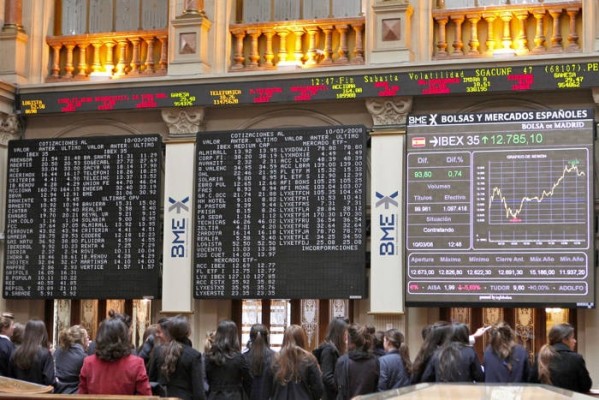 El Ibex 35 inicia noviembre con un alza del 0,80% para superar los 8.000 puntos