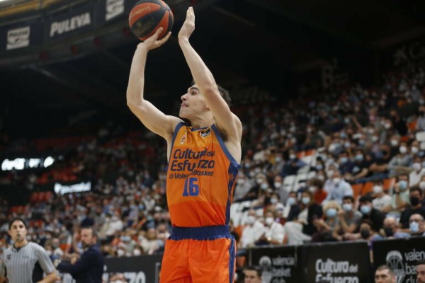 Millán Jiménez compagina el primer equipo con su participación en el equipo vinculado en LEB Plata, L’Horta Godella