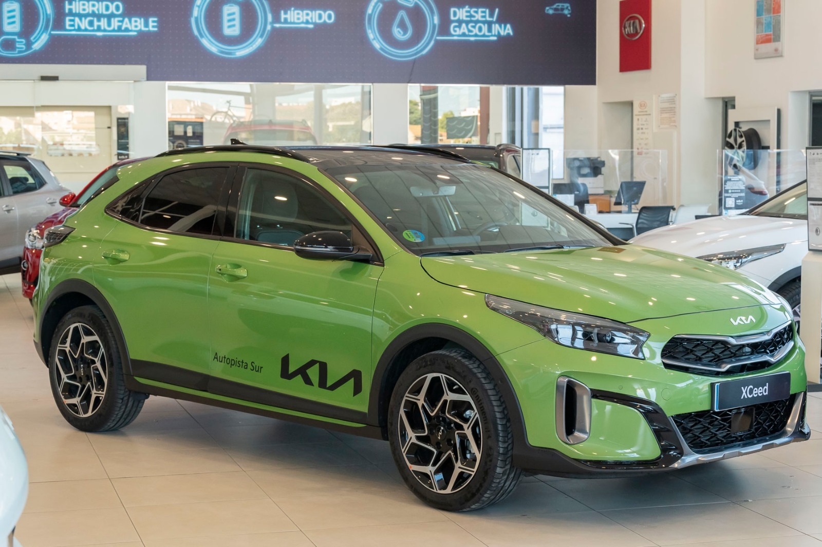 Kia Autopista Sur recibe en sus instalaciones la nueva puesta al día del XCeed