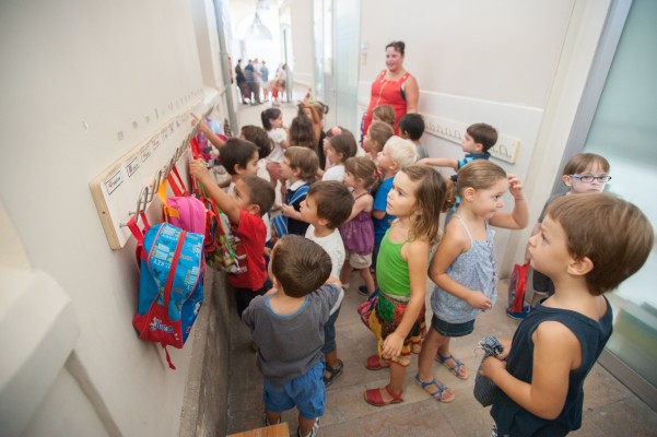 El bono infantil pone patas arriba la Navidad de las escuelas
