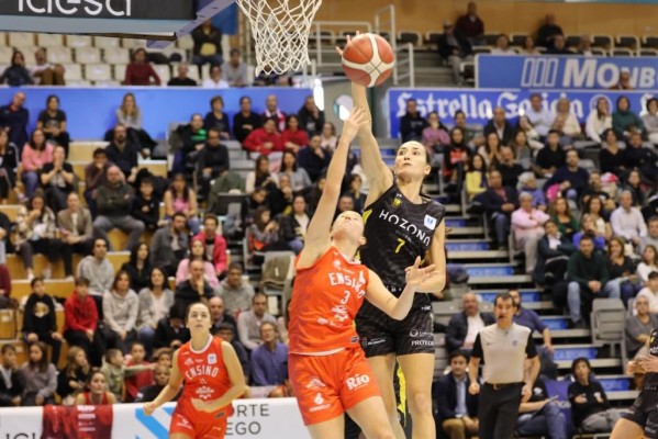 El Jairis sucumbe ante un Zaragoza que muestra su liderato en el Fausto Vicent (45-66) 