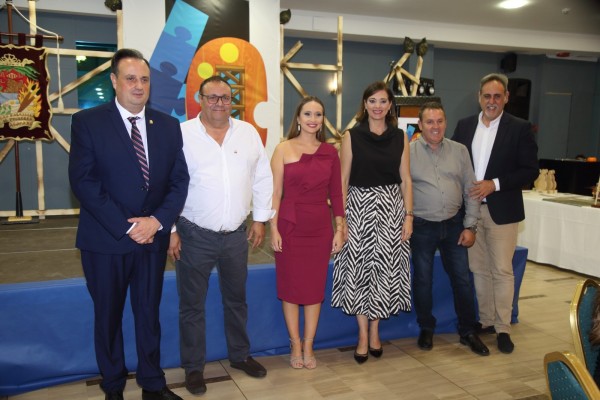 El gremio de Artistas de Fogueres realiza su fiesta gremial y entrega títulos de maestro artesano
