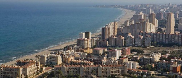 El Campello y Sant Joan, municipios alicantinos donde es más habitual superar los 60.101 euros