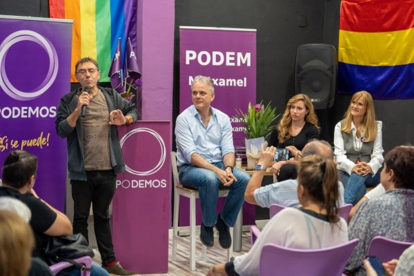 
Héctor Illueca, María Teresa Pérez y Juan Carlos Monedero inauguran la sede de Podem Mutxamel
