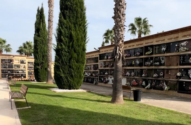 Todos los Santos: más frecuencia de autobuses y ampliación de horarios en los cementerios locales
