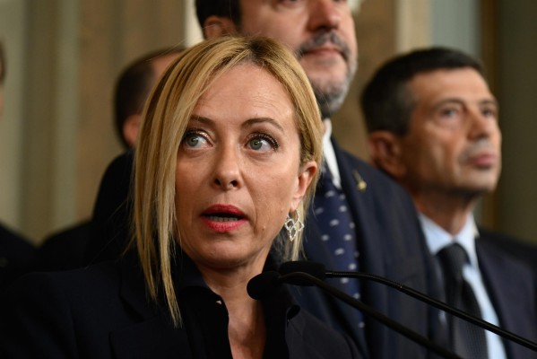 Meloni elige Bruselas para su primer viaje como primera ministra