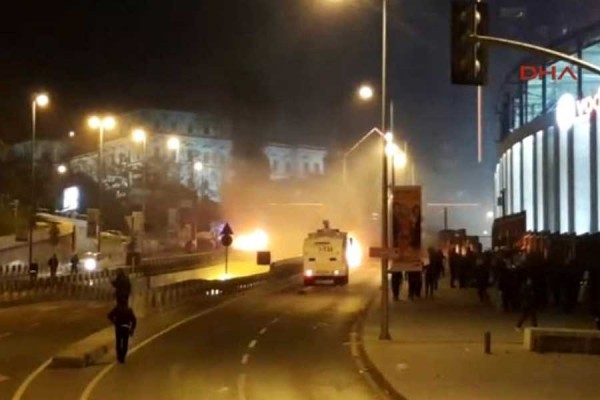 Al menos 38 muertos por un atentado junto al estadio de Besiktas (Estambul)
