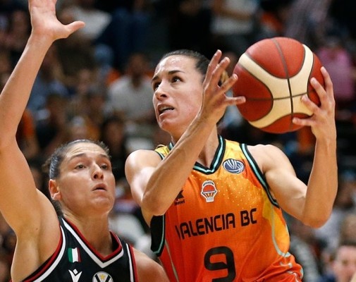 Queralt Casas sella el triunfo del Valencia en su histórico debut en Euroliga