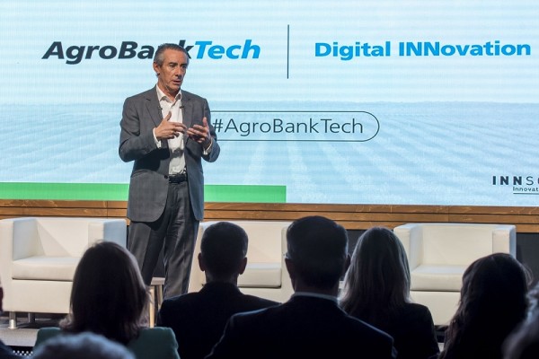 CaixaBank lanza 'AgroBank Tech Digital INNovation', programa de aceleración de 'startups' agro

