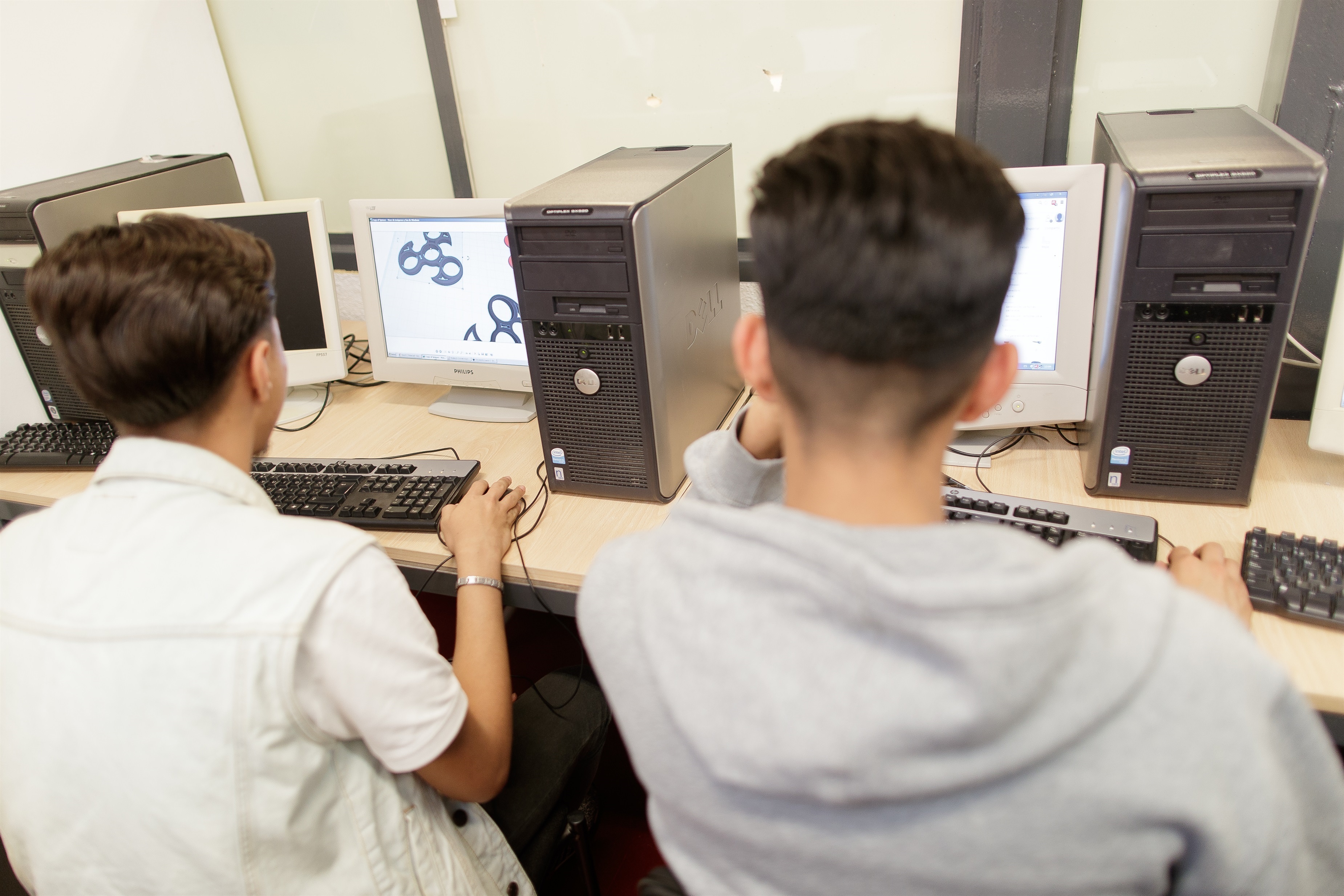 Para combatir la inflación, formemos en software